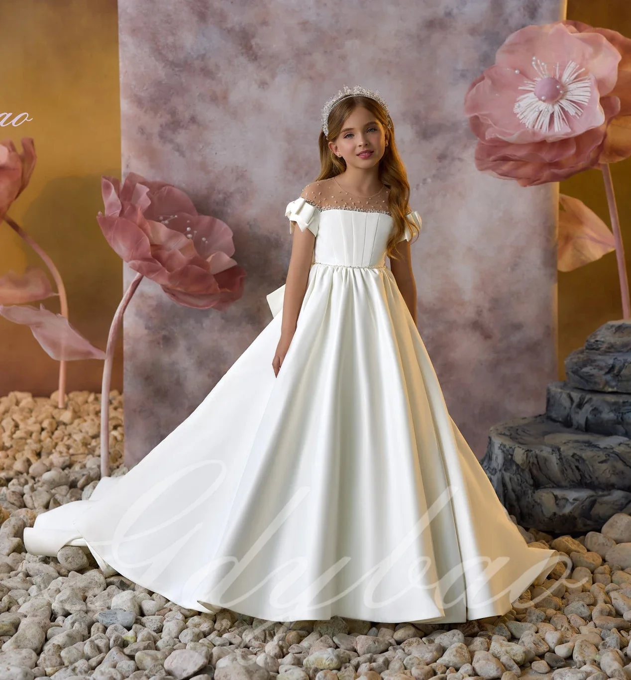 Elegant Satin Flower Girl Dress For Wedding Beaded Short Sleeves Puffy With Bow Kids Birthday Party First Communion Ball Gown
Elegant Satin Flower Girl Dress For Wedding Beaded Short Sleeves Puffy With Bow Kids Birthday Party First Communion Ball Gown