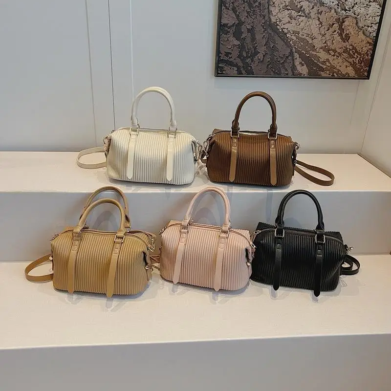 AS6609 High-quality Hand-held Bowling Bag Women's Autumn and Winter Simple and Fashionable Shoulder Bag Feeling Messenger Bag
AS6609 High-quality Hand-held Bowling Bag Women's Autumn and Winter Simple and Fashionable Shoulder Bag Feeling Messenger Bag