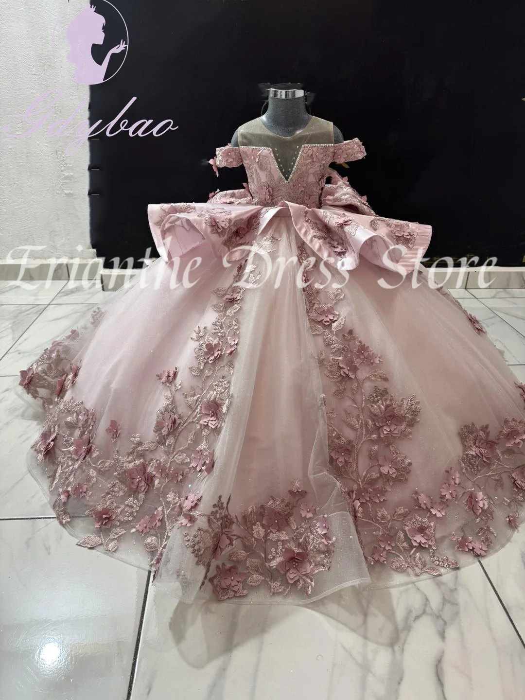 Pink Flower Girl Dress For Wedding Applique Tulle Puffy With Bow Princess Kids Birthday Party First Communion Ball Gowns Custom
Pink Flower Girl Dress For Wedding Applique Tulle Puffy With Bow Princess Kids Birthday Party First Communion Ball Gowns Custom