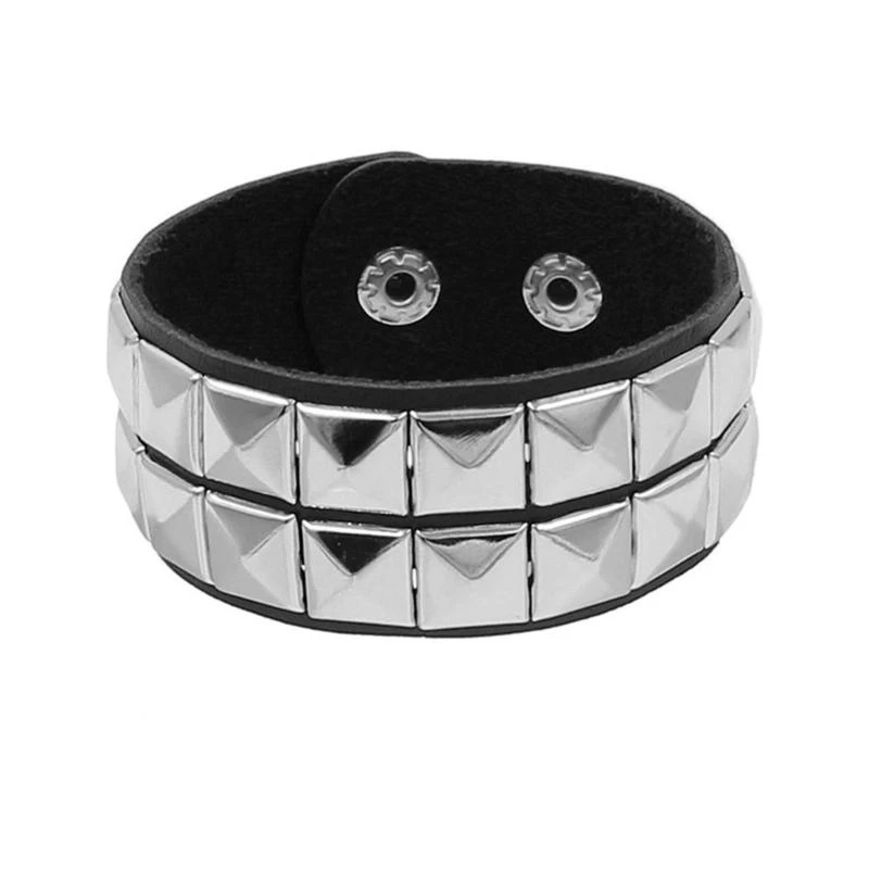 652F Leather Punk Bracelet with Square Studs Statement Bracelet Leather Texture Perfect for Rock Enthusiasts and Trendsetters
652F Leather Punk Bracelet with Square Studs Statement Bracelet Leather Texture Perfect for Rock Enthusiasts and Trendsetters