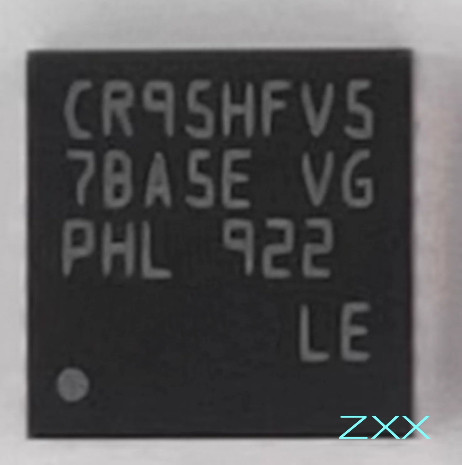 5 шт. новый CR95HF-VMD5T QFN32
5 шт. новый CR95HF-VMD5T QFN32