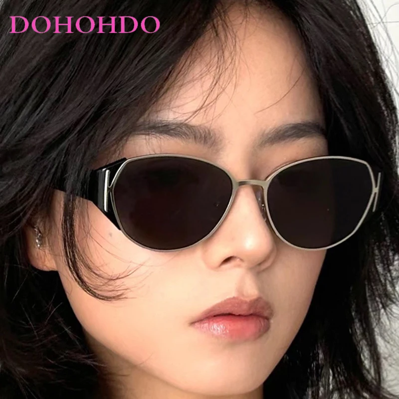 Fashion Luxury Designer Oversized Oval Cat Eye Sunglasses Women Men Retro Trendy Eyeglasses Female Summer Traveling Shades UV400
Fashion Luxury Designer Oversized Oval Cat Eye Sunglasses Women Men Retro Trendy Eyeglasses Female Summer Traveling Shades UV400