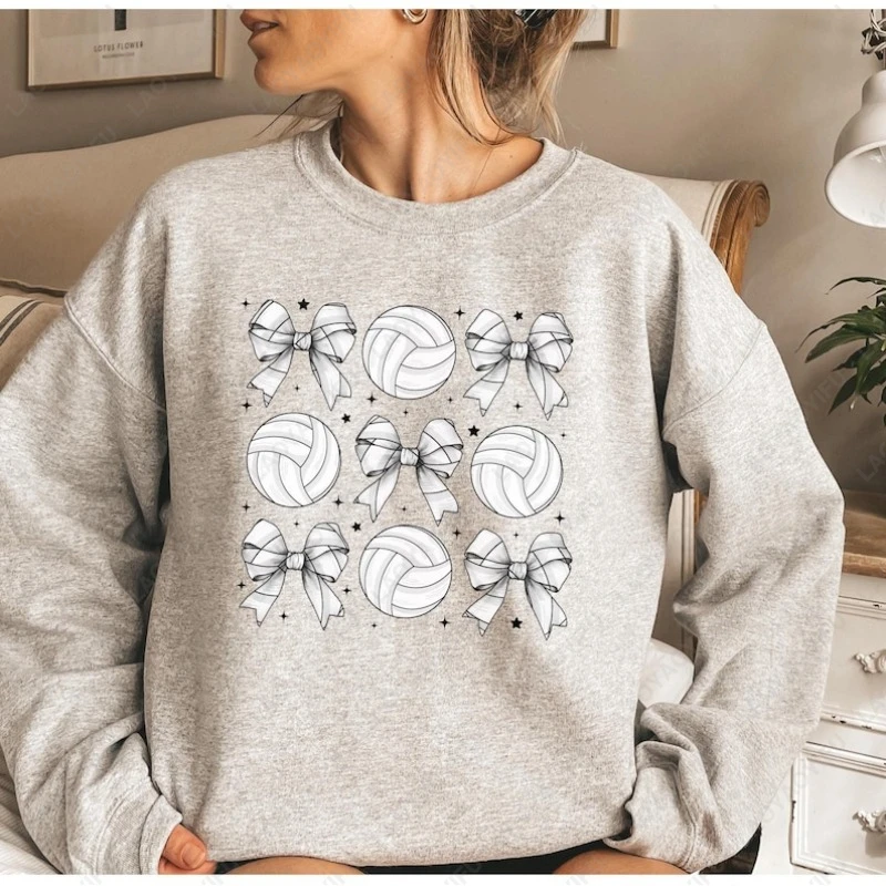 Толстовка с волейбольными бантами, волейбольный свитер для мамы, подарок для волейбола, подарок для любовника, пуловеры с круглым вырезом на день игры, модная толстовка в стиле Харадзюку
Толстовка с волейбольными бантами, волейбольный свитер для мамы, подарок для волейбола, подарок для любовника, пуловеры с круглым вырезом на день игры, модная толстовка в стиле Харадзюку