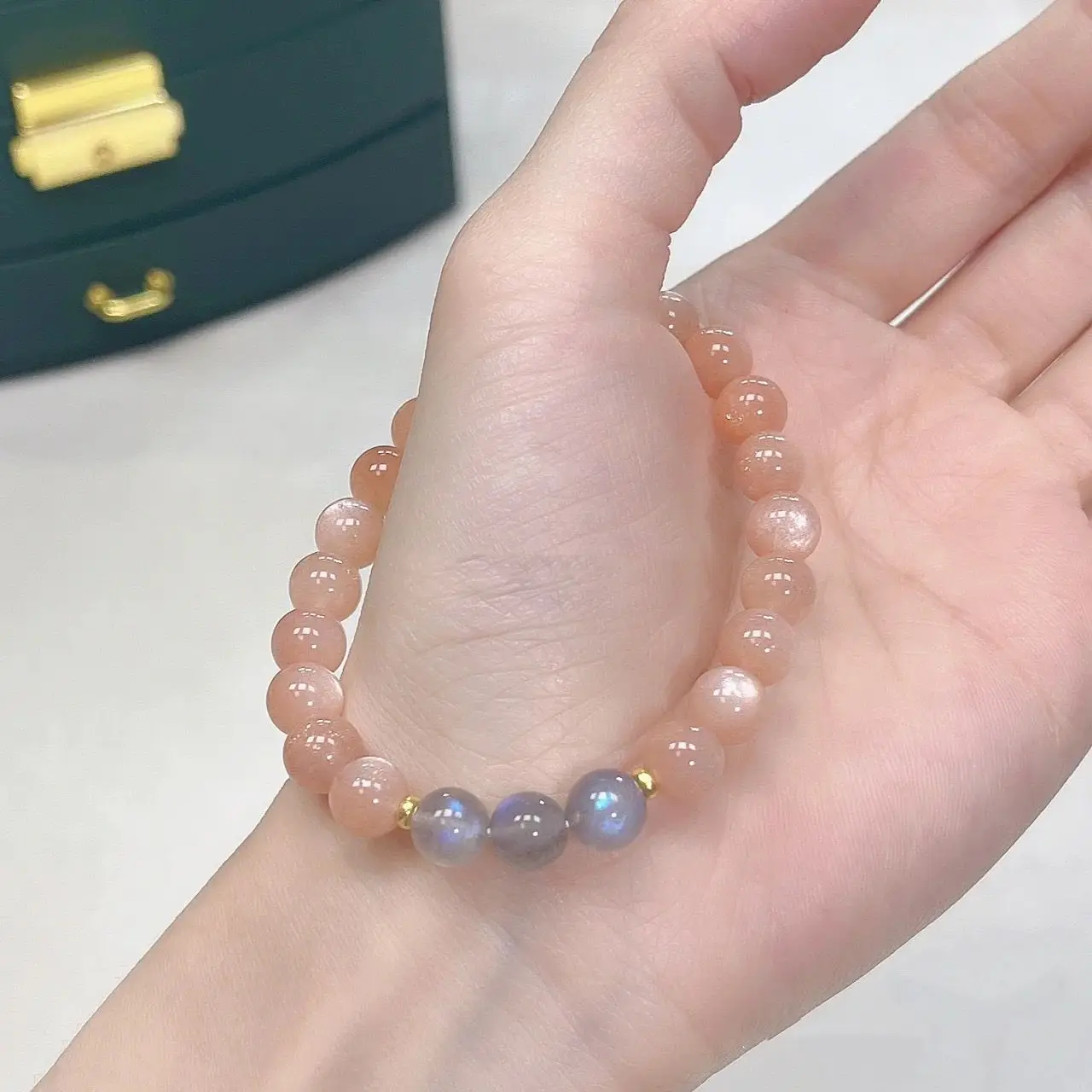 Natural Sun Stone Women's Hand Strings Orange Grey Moonlight Sands Stone Niche Students Turn Crystal Pure Authenticity Bracelets
Natural Sun Stone Women's Hand Strings Orange Grey Moonlight Sands Stone Niche Students Turn Crystal Pure Authenticity Bracelets