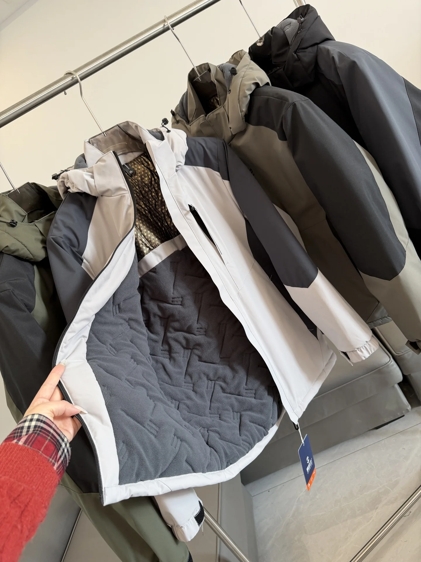 Outdoor aphene Heating Cotton Jaet Men's Faionable Hooded Warmth Winter Coat Stand Fit Long Sve Zipper Closure
Outdoor aphene Heating Cotton Jaet Men's Faionable Hooded Warmth Winter Coat Stand Fit Long Sve Zipper Closure