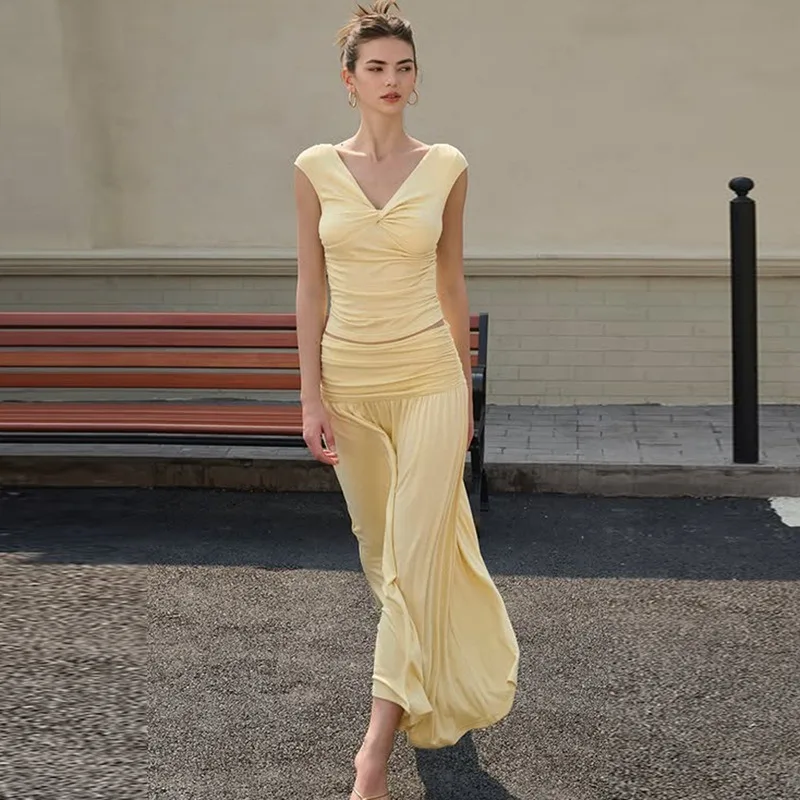 Tuularose Long Dress 2 Piece Sexy V-Neck Sleeveless Twist Top High Waisted Skirt Set Fashion Casual Vacation Women's Dress Set
Tuularose Long Dress 2 Piece Sexy V-Neck Sleeveless Twist Top High Waisted Skirt Set Fashion Casual Vacation Women's Dress Set