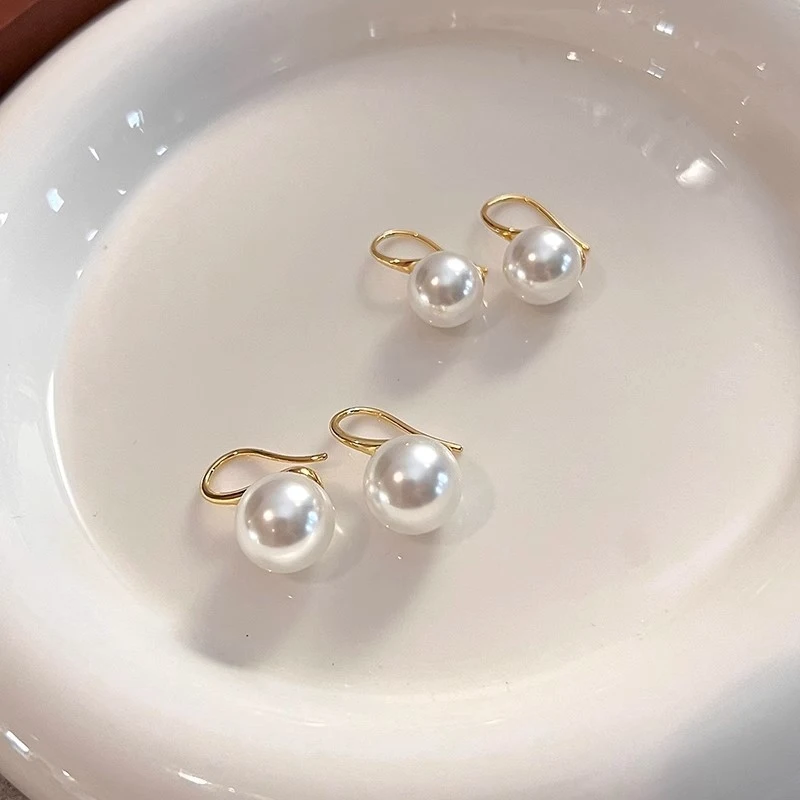 Full S925 sterling silver white pearl ear hooks and studs, high-heeled shoe design, natural Australian pearls, perfec
Full S925 sterling silver white pearl ear hooks and studs, high-heeled shoe design, natural Australian pearls, perfec
