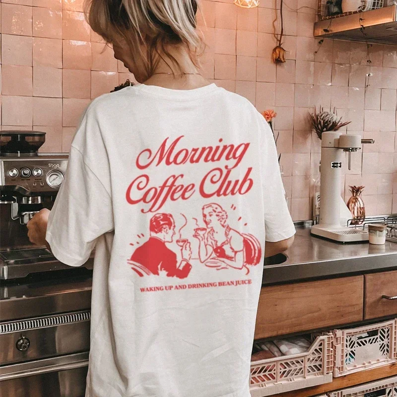 Женская футболка большого размера в стиле ретро с рисунком кофейного клуба, эстетичная уличная одежда, милый забавный топ унисекс для любителей кофе, идея подарка
Женская футболка большого размера в стиле ретро с рисунком кофейного клуба, эстетичная уличная одежда, милый забавный топ унисекс для любителей кофе, идея подарка