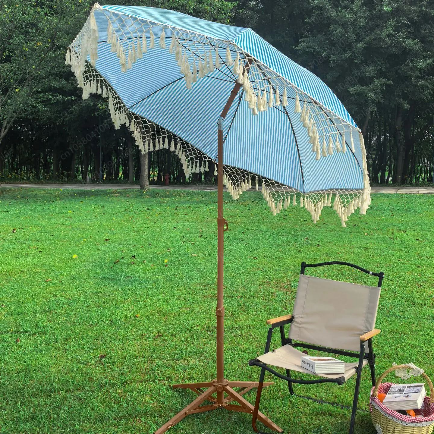 (without Base) Blue and White Striped Beach Umbrella, Fringed Courtyard Sun Protection 2.0 Meters
(without Base) Blue and White Striped Beach Umbrella, Fringed Courtyard Sun Protection 2.0 Meters