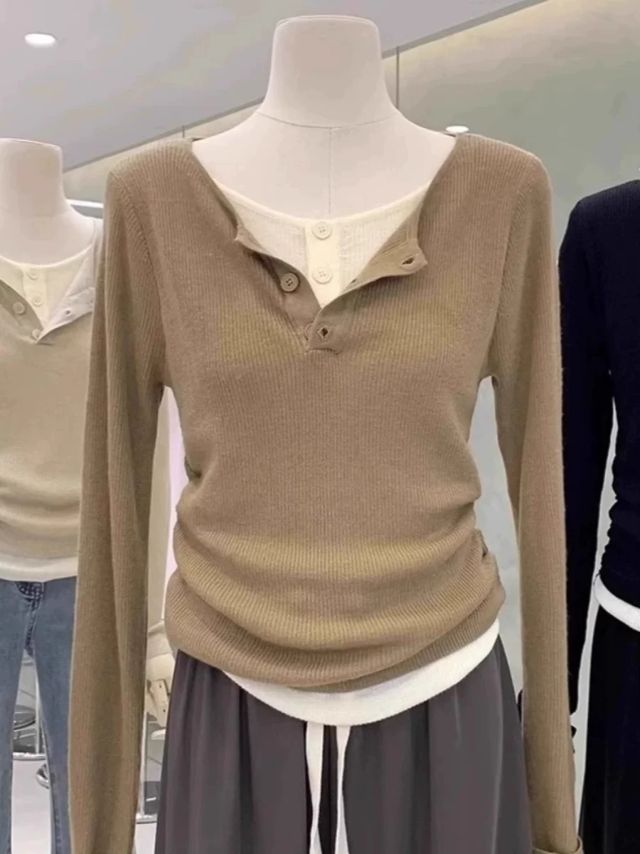Fashionable Long Sleeve Knitted Top Women's Inner Wear Slimming Base Shirt Stylish Autumn Essential V-Neck Pullover Korean Style
Fashionable Long Sleeve Knitted Top Women's Inner Wear Slimming Base Shirt Stylish Autumn Essential V-Neck Pullover Korean Style
