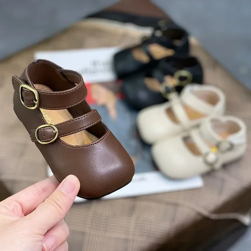 Girl Shoe 2025 Autumn New Baby Shoe Soft Sole Baby Leather Retro Princess Soft Leather Walking Comfort Kids Shoes 
Girl Shoe 2025 Autumn New Baby Shoe Soft Sole Baby Leather Retro Princess Soft Leather Walking Comfort Kids Shoes