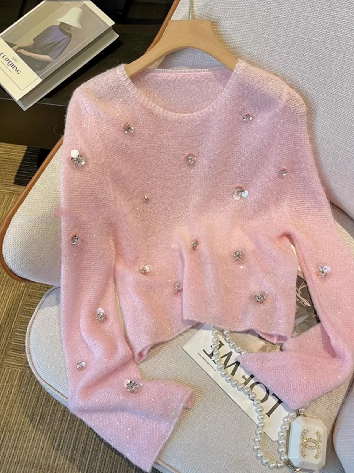 Pink Long Sleeve Knitted Top Base Shirt Sparkling Sequins Heavy Work Spring Fashion Ladies' Korean Style Loose Fit round Neck
Pink Long Sleeve Knitted Top Base Shirt Sparkling Sequins Heavy Work Spring Fashion Ladies' Korean Style Loose Fit round Neck