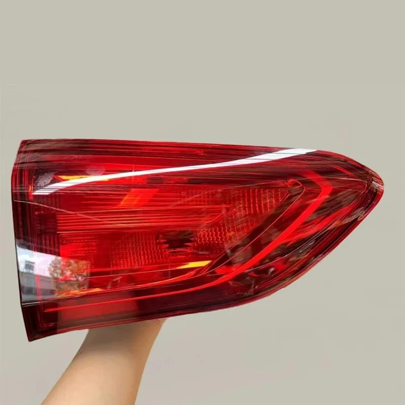 Внутренний задний фонарь в сборе для MAXUS D90
Внутренний задний фонарь в сборе для MAXUS D90