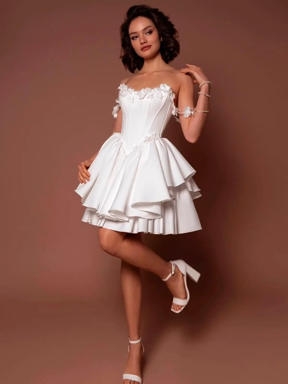 Satin Wedding Dress for Bride Glittering Off Shoulder A-Line 3D Flowers Mini Short Lacing Up Corset Bridal Gowns
Satin Wedding Dress for Bride Glittering Off Shoulder A-Line 3D Flowers Mini Short Lacing Up Corset Bridal Gowns