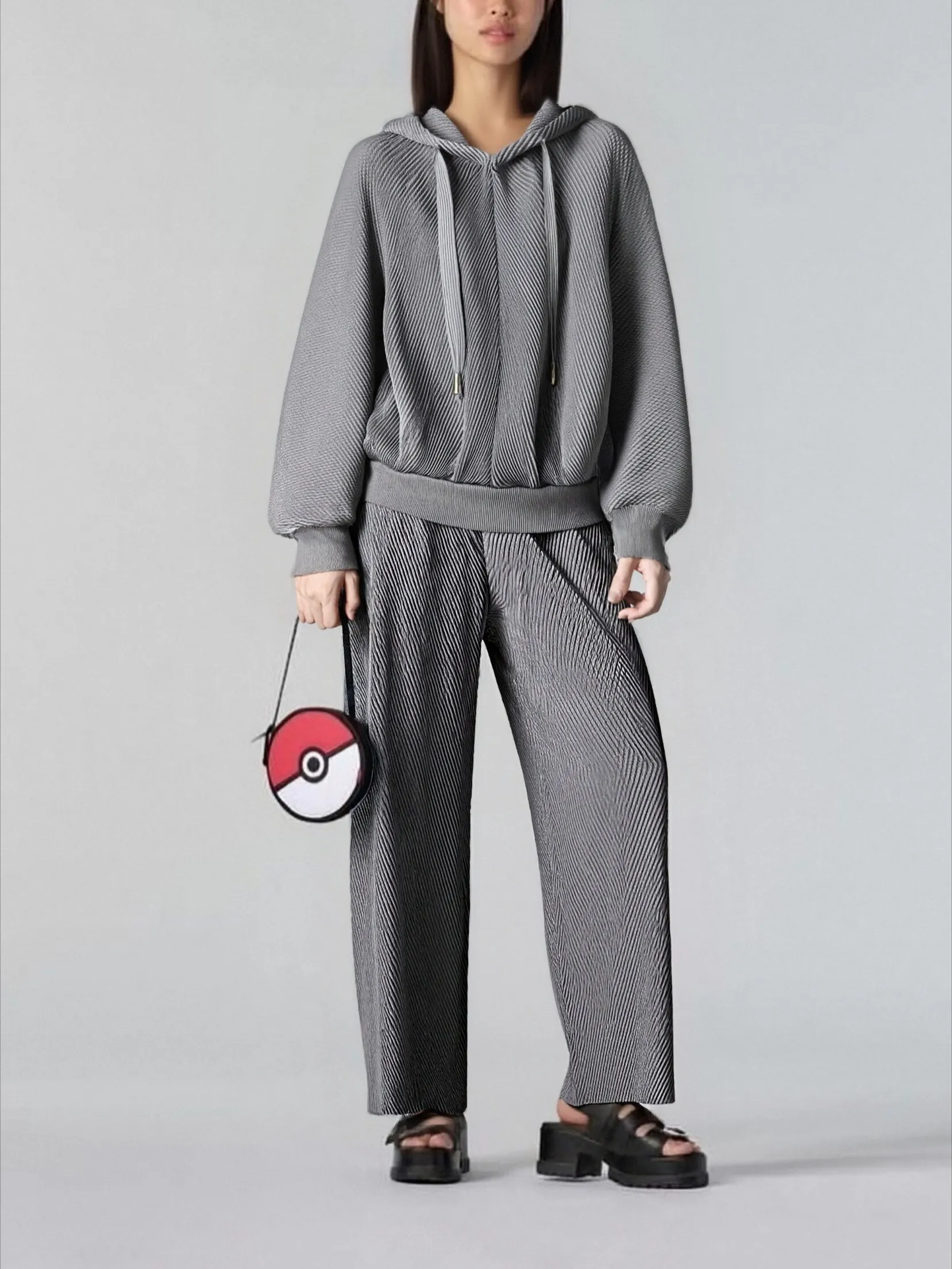 YUDX плиссированная толстовка с капюшоном, брюки, 2 предмета, свободная куртка больших размеров + брюки, женский комплект, новинка осени 2023 г.
YUDX плиссированная толстовка с капюшоном, брюки, 2 предмета, свободная куртка больших размеров + брюки, женский комплект, новинка осени 2023 г.