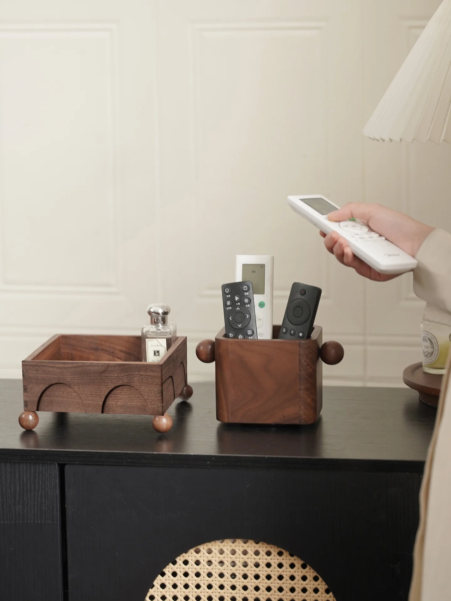 Creative Remote Control Storage Box Coffee Table Multi-Functional Wood Air Conditioner Remote Control Box Home Organizer