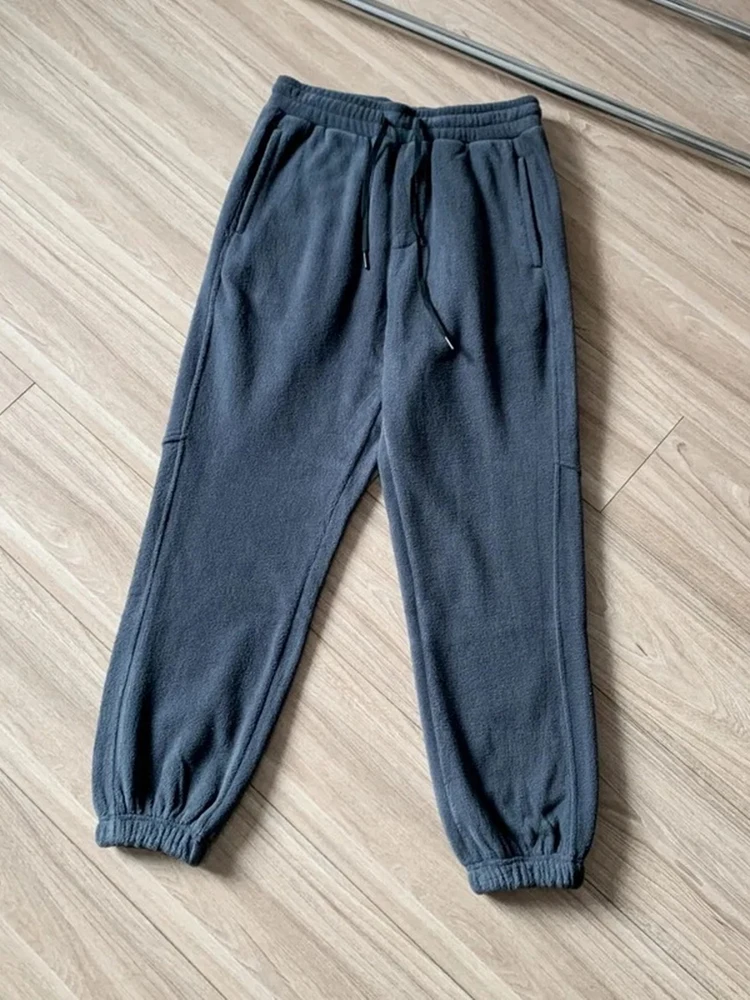 Новые мужские повседневные брюки на осень-зиму, двусторонние, свободные, прямого кроя, с манжетами, для активного отдыха, спорта и повседневной носки, теплые
Новые мужские повседневные брюки на осень-зиму, двусторонние, свободные, прямого кроя, с манжетами, для активного отдыха, спорта и повседневной носки, теплые