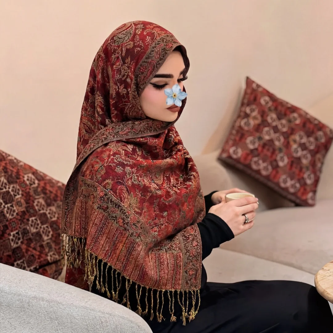 Female Scarf Pashmina Hijab Bandana Headscarf Women's Fashion Cashmere Jacquard Stole Wrap Tassel Neck Headscarfs Accessory
Female Scarf Pashmina Hijab Bandana Headscarf Women's Fashion Cashmere Jacquard Stole Wrap Tassel Neck Headscarfs Accessory