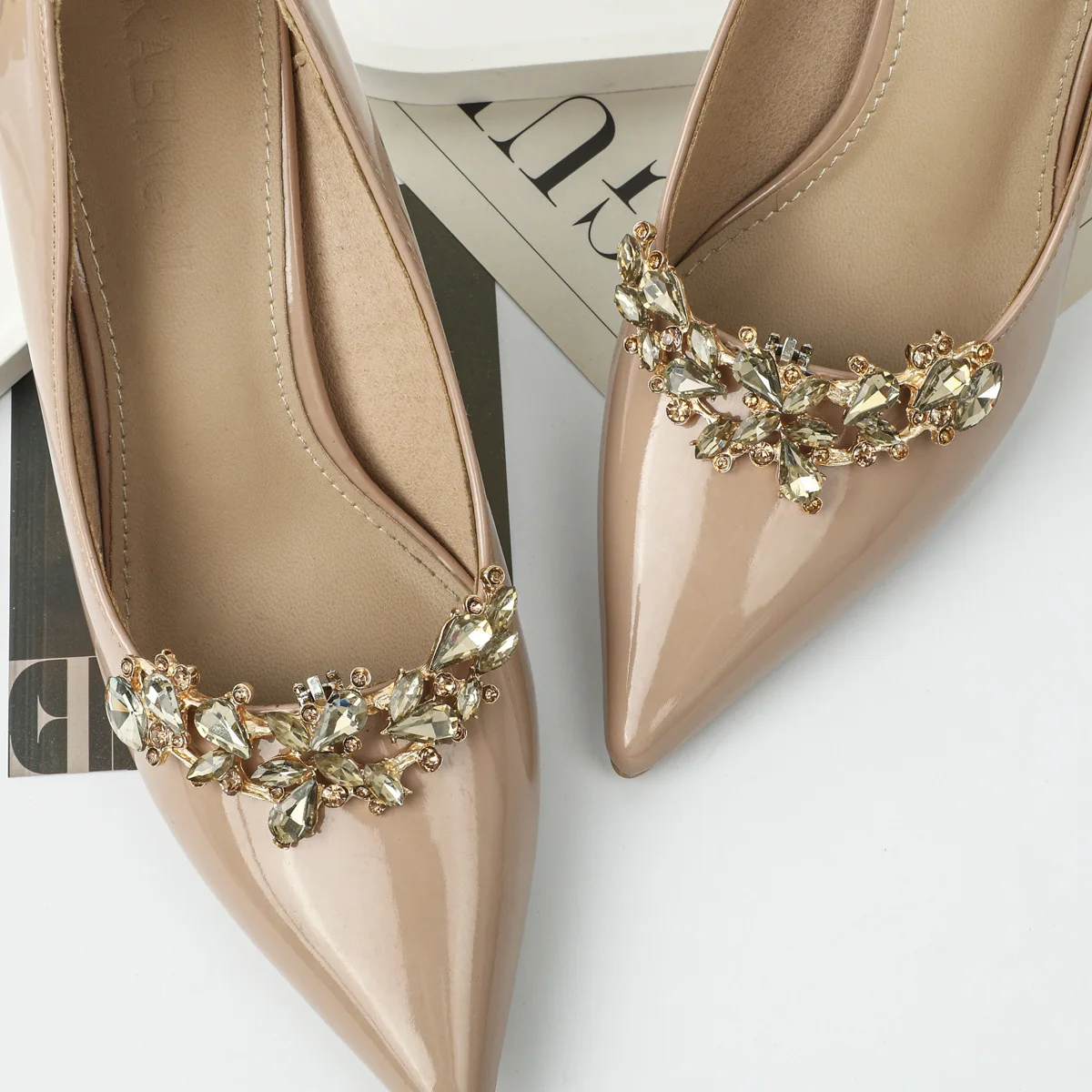 Detachable Wedding Shoe Rhinestone for High Heels European American DIY Shoe Buckles Decorative for Toe Upper Accessories
Detachable Wedding Shoe Rhinestone for High Heels European American DIY Shoe Buckles Decorative for Toe Upper Accessories