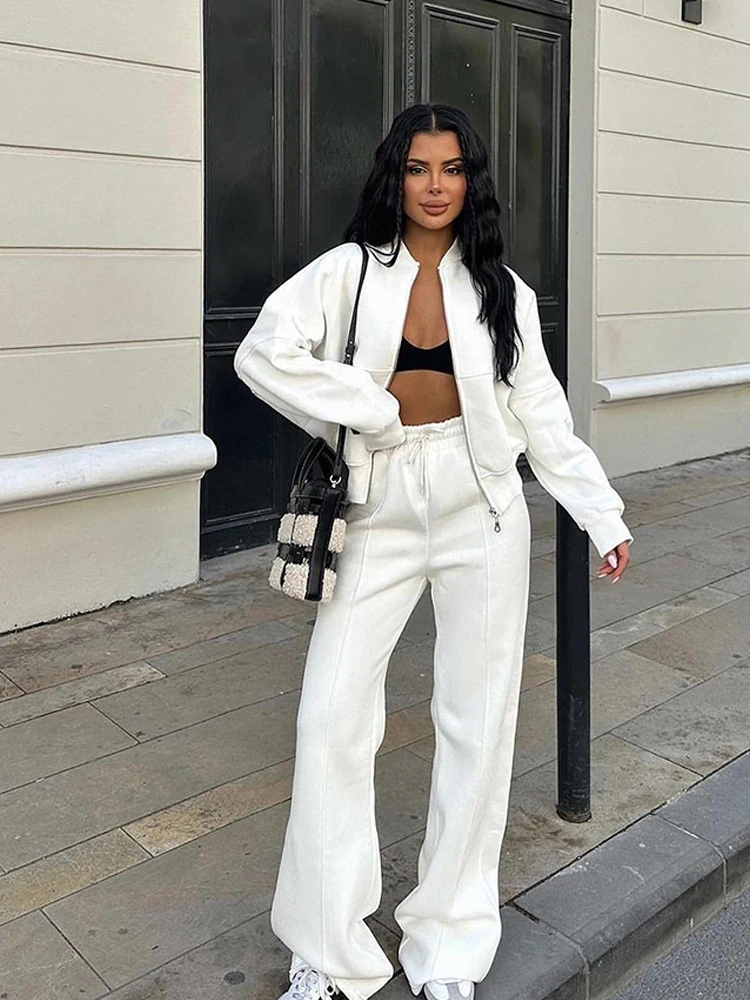 Новый осенний модный женский спортивный комплект, топы с длинными рукавами, комплекты из двух предметов, повседневный комплект, широкие брюки, шнуровка на талии, женские топы на молнии
Новый осенний модный женский спортивный комплект, топы с длинными рукавами, комплекты из двух предметов, повседневный комплект, широкие брюки, шнуровка на талии, женские топы на молнии