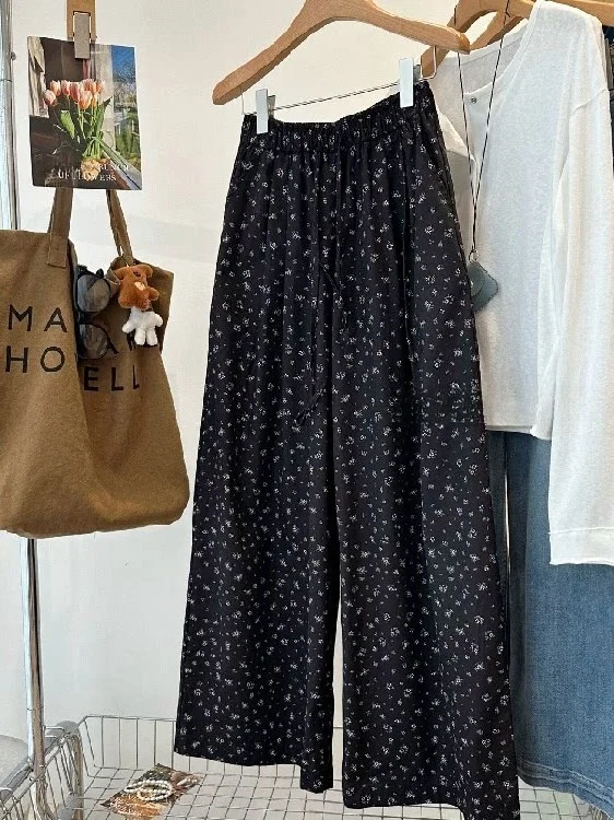 plus Size Women's Casual High Waist Wide Leg Pants Elastic Waist Loose Fit Floral Print Summer Long Trousers Comfortable Brea...
plus Size Women's Casual High Waist Wide Leg Pants Elastic Waist Loose Fit Floral Print Summer Long Trousers Comfortable Brea...