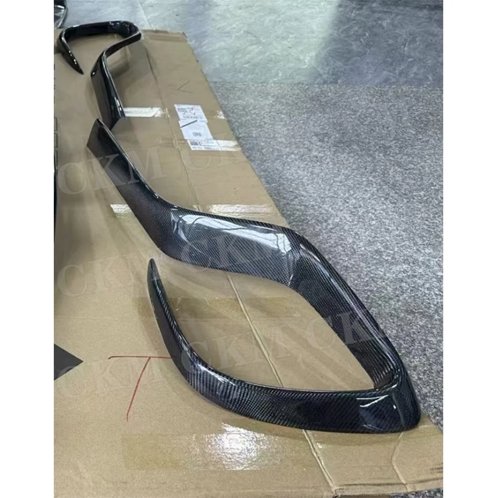CKMUUER Dry Carbon Fiber Front Bumper Air Vent Trim Frame Grills Mesh FRP Accessories For Mercedes Benz GLC63 AMG SUV 2020-2022
CKMUUER Dry Carbon Fiber Front Bumper Air Vent Trim Frame Grills Mesh FRP Accessories For Mercedes Benz GLC63 AMG SUV 2020-2022