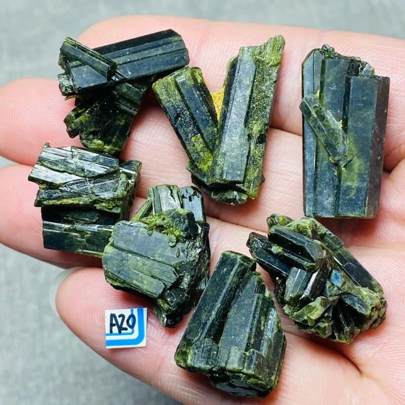 7Pcs Natural Green Tourmaline Specimen Raw Stone Epidote Healing Crystals Clusters Mineral Specimen Collect A1-21
7Pcs Natural Green Tourmaline Specimen Raw Stone Epidote Healing Crystals Clusters Mineral Specimen Collect A1-21
