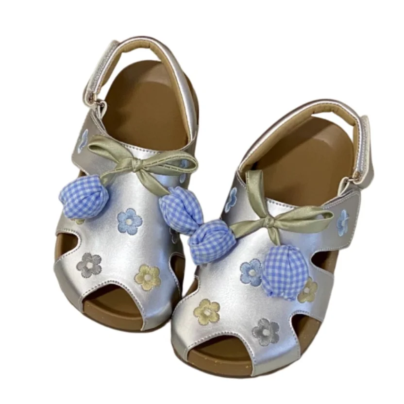 Girls Sandals 2026 Summer New Fashion Closed Toe Buckle Butterfly Bow Kids Slides Comfortable Flat Beach Shoes
Girls Sandals 2026 Summer New Fashion Closed Toe Buckle Butterfly Bow Kids Slides Comfortable Flat Beach Shoes