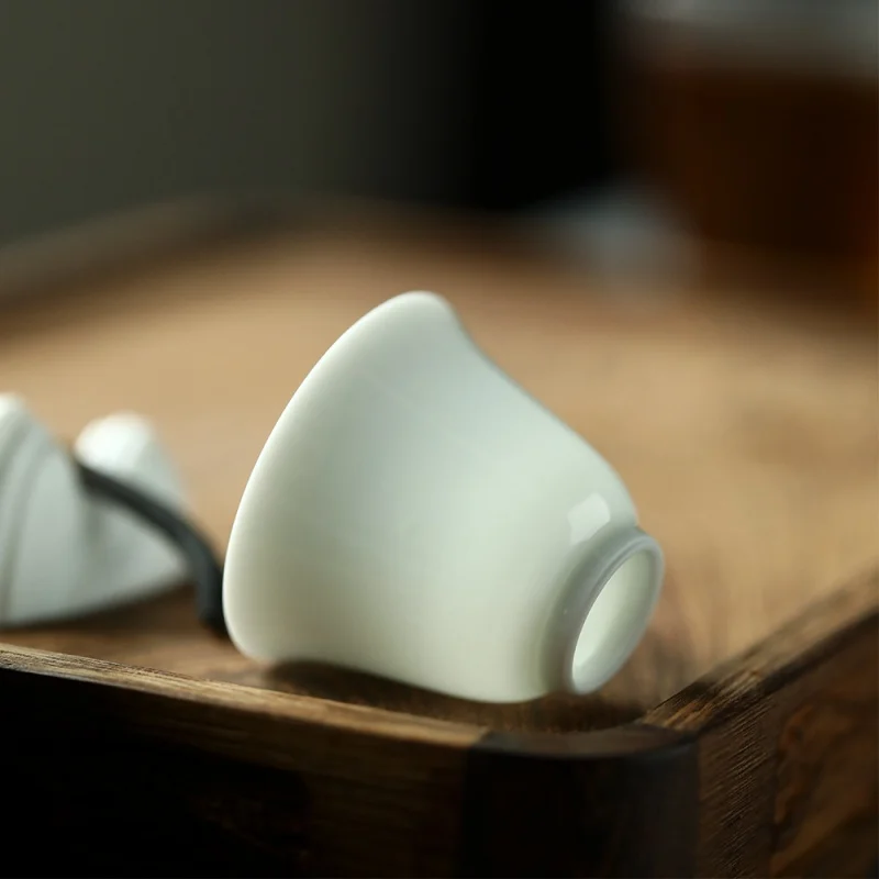 ★Jingdezhen Jade Mud Flower God Cup Sweet White Tea Cup Simple Shape White Porcelain Egg-Shell Porcelain Small Tea Cup
★Jingdezhen Jade Mud Flower God Cup Sweet White Tea Cup Simple Shape White Porcelain Egg-Shell Porcelain Small Tea Cup