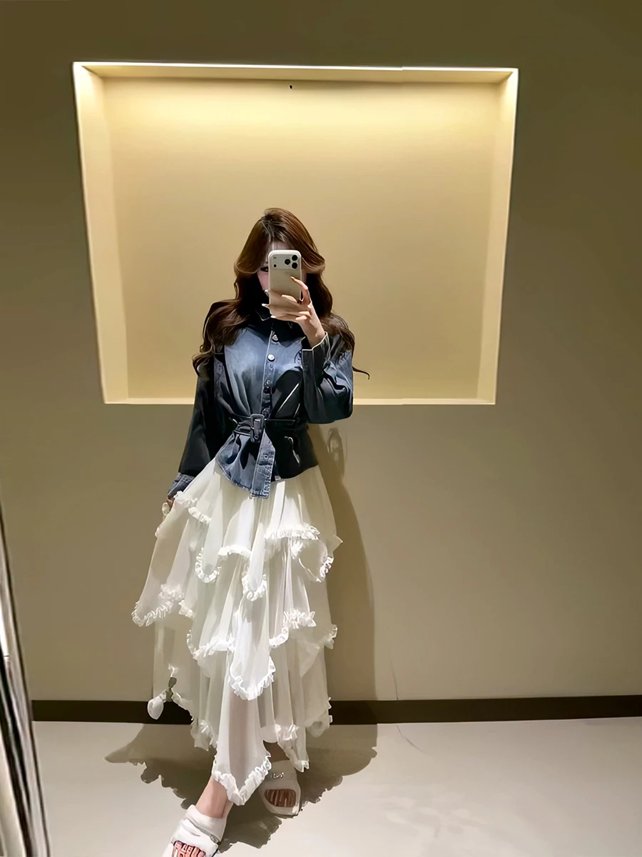 Early Spring 2026 Blue Vintage Korean Sle Denim irt Jaet Waist-Cinching High Waist Skirt Two-Piece Set Women's Faion
Early Spring 2026 Blue Vintage Korean Sle Denim irt Jaet Waist-Cinching High Waist Skirt Two-Piece Set Women's Faion