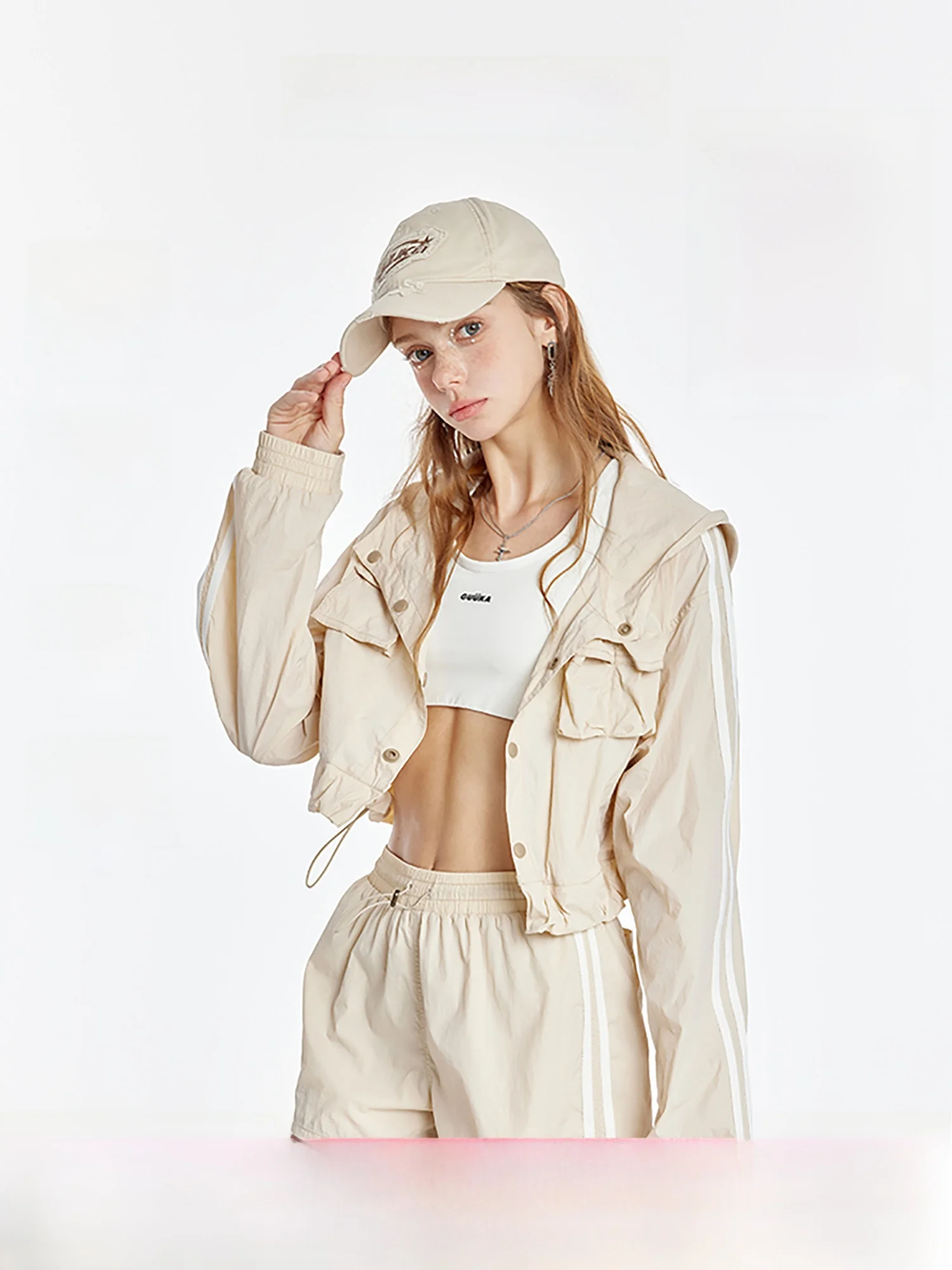 GUUKAHERO Women's Short Hooded Jacket Breathable UV Protection Original Yarn Sunscreen Clothing Nylon Fabric Summer Fashion
GUUKAHERO Women's Short Hooded Jacket Breathable UV Protection Original Yarn Sunscreen Clothing Nylon Fabric Summer Fashion