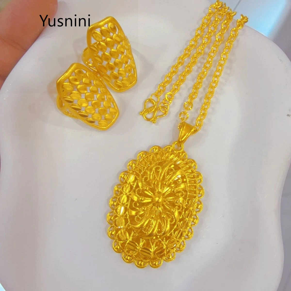 New French Fashion Dubai High end 24K Gold Plated Necklace Ring Exquisite Wedding Party Jewelry Set for Lovers 555
New French Fashion Dubai High end 24K Gold Plated Necklace Ring Exquisite Wedding Party Jewelry Set for Lovers 555