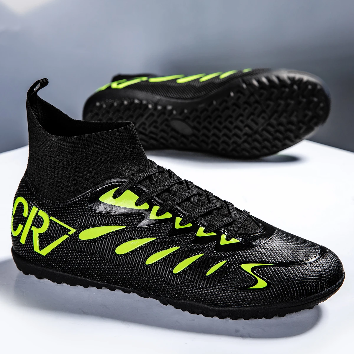 Hot-selling high-quality soccer shoes, available in TF and FG options, unisex, multiple colors available,breathable. Sole spikes
Hot-selling high-quality soccer shoes, available in TF and FG options, unisex, multiple colors available,breathable. Sole spikes