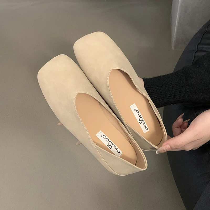2024 Summer New Solid Color All-match Low Heels Women's Pumps Buckle Soft Square Toe Thick Heels Genuine Leather Shoes For Women
2024 Summer New Solid Color All-match Low Heels Women's Pumps Buckle Soft Square Toe Thick Heels Genuine Leather Shoes For Women