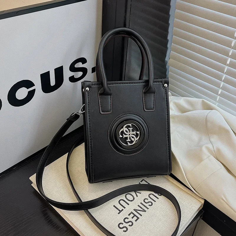 Trendy Casual Messenger Bag for Women Designer Vintage Crossbody Handbag Solid Color Leather Tote Paris Fashion Luxe Purse
Trendy Casual Messenger Bag for Women Designer Vintage Crossbody Handbag Solid Color Leather Tote Paris Fashion Luxe Purse