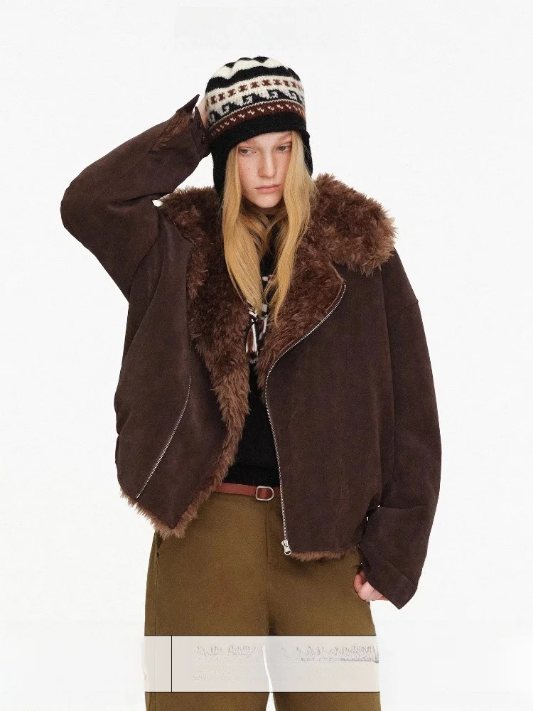 Age of Ascent Vintage Sle Deep Brown Suede Biker Jaet with Fur Collar Loose Fit Long Sve ort Length Zipper Closure
Age of Ascent Vintage Sle Deep Brown Suede Biker Jaet with Fur Collar Loose Fit Long Sve ort Length Zipper Closure
