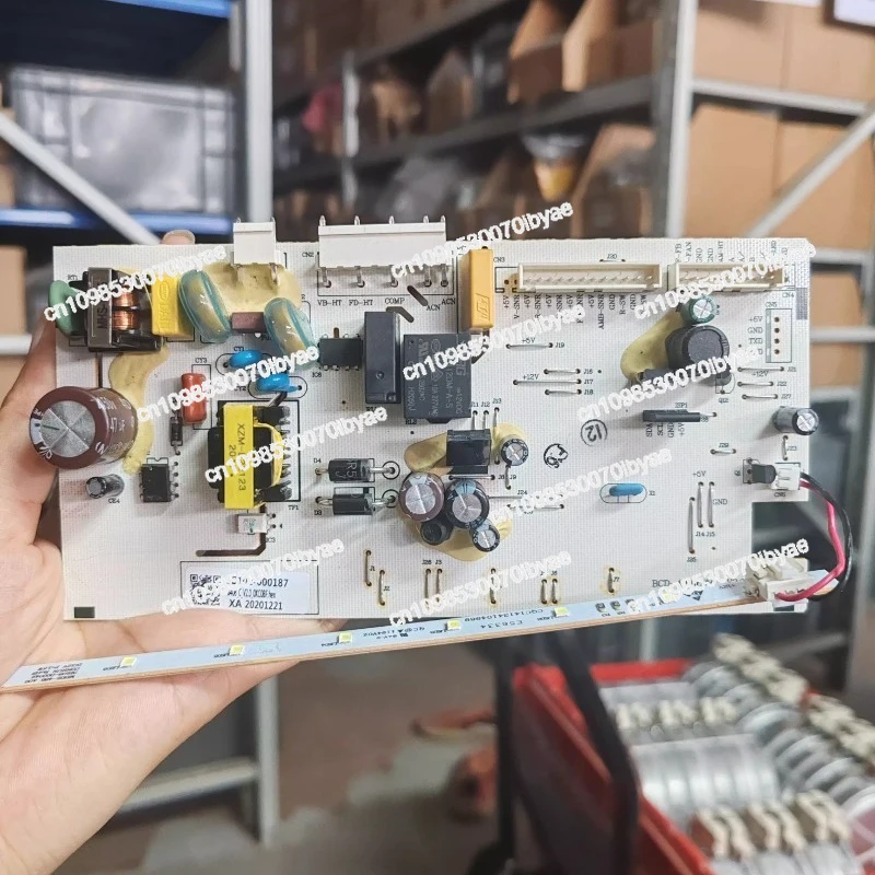 Для холодильника TCL BCD-408WZ50, основная плата R405V1-U, компьютерная версия
Для холодильника TCL BCD-408WZ50, основная плата R405V1-U, компьютерная версия