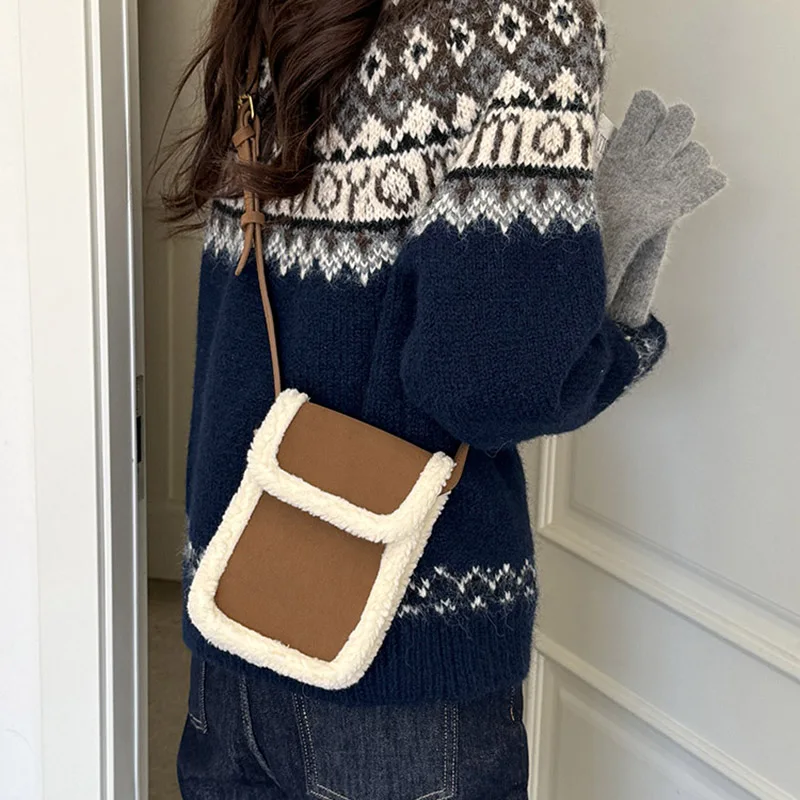 Осень/зима 2022, новые сумки на плечо, классические универсальные портативные сумки для телефона, винтажная сумка через плечо из овечьей шерсти для женщин
Осень/зима 2022, новые сумки на плечо, классические универсальные портативные сумки для телефона, винтажная сумка через плечо из овечьей шерсти для женщин
