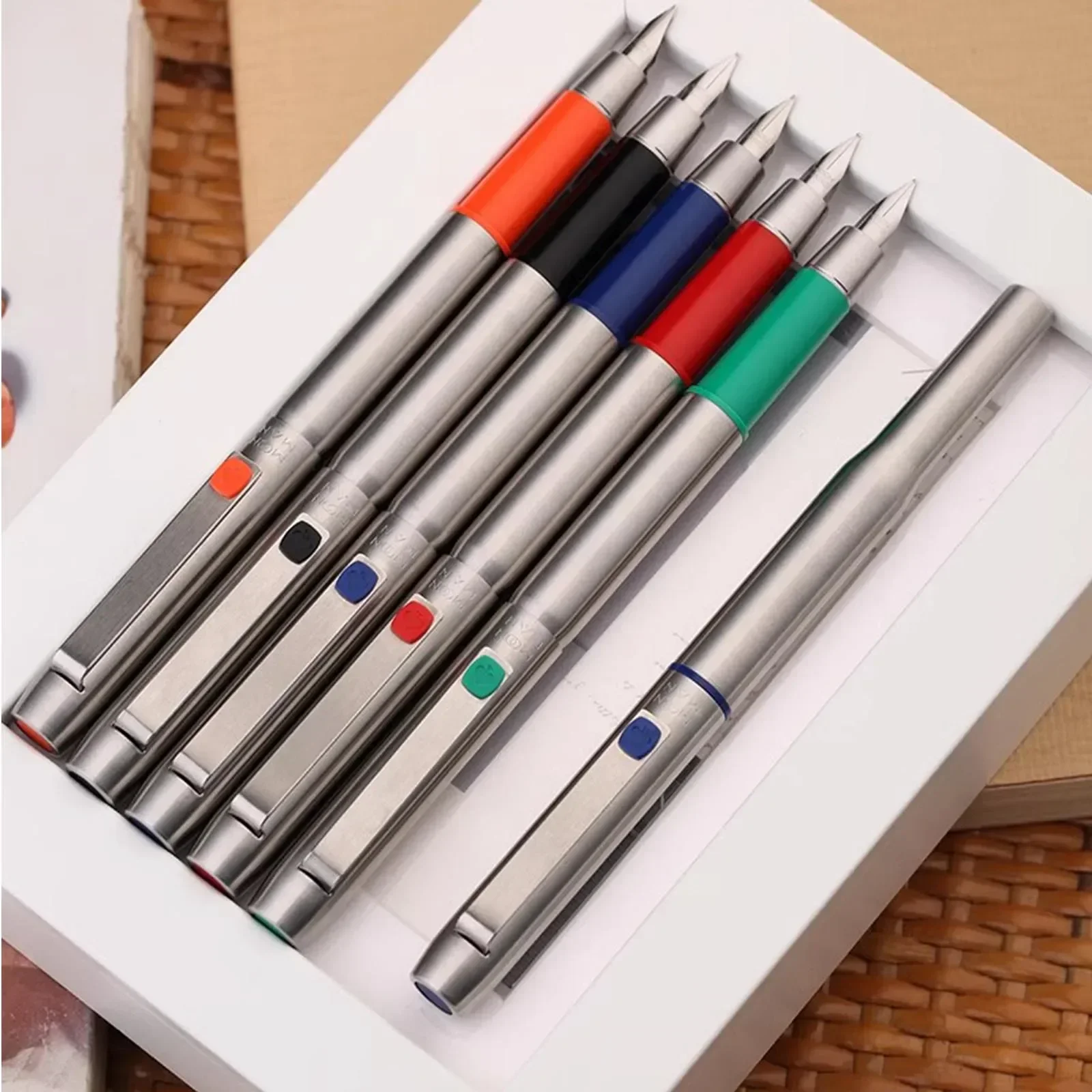 MOONMAN B25 Metal Fountain Pen F nib with Ink Absorber Dual purpose Design school Office writing Supplies students gift pens
MOONMAN B25 Metal Fountain Pen F nib with Ink Absorber Dual purpose Design school Office writing Supplies students gift pens