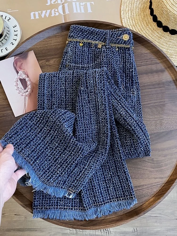 High Waist Straight Leg Jeans Women's Fringed Loose Slimming Denim Pants Wide Leg Design Versatile Floor-Length Casual Trousers
High Waist Straight Leg Jeans Women's Fringed Loose Slimming Denim Pants Wide Leg Design Versatile Floor-Length Casual Trousers
