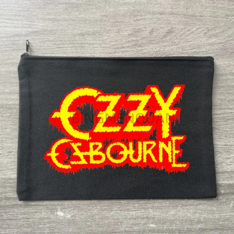 Косметичка Rock Ozzy Osbourne Devil Metal Canvas, портативная дорожная, черная, на молнии, легкая, женская, для монет
Косметичка Rock Ozzy Osbourne Devil Metal Canvas, портативная дорожная, черная, на молнии, легкая, женская, для монет