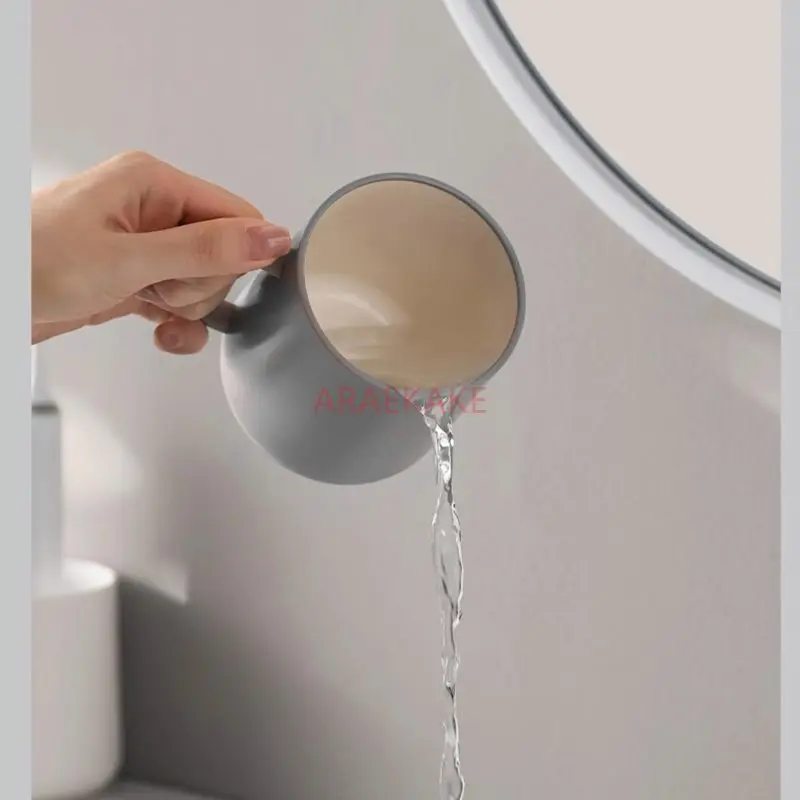 1pcs Teeth cup, mouthwash cup, household high-value dental appliance cup, couple's dental jar, washing and brushing cup
1pcs Teeth cup, mouthwash cup, household high-value dental appliance cup, couple's dental jar, washing and brushing cup