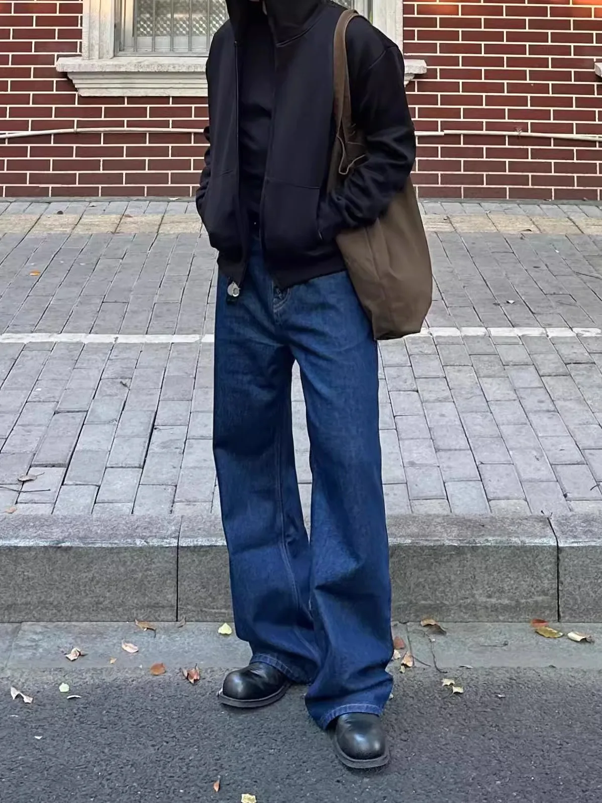 Retro American Washed Deep Blue Men's Jeans Loose Straight Wide Leg Casual Versatile Draping Long Trousers Fashionable
Retro American Washed Deep Blue Men's Jeans Loose Straight Wide Leg Casual Versatile Draping Long Trousers Fashionable