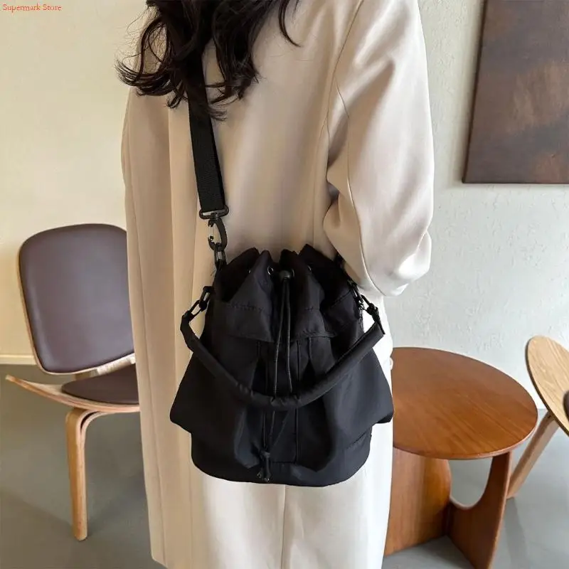 Fashionable Women's Bucket Bag Oxfords Cloth Large Capacity Shoulder Bags Handbag For Office Shopping Or Casual Travel
Fashionable Women's Bucket Bag Oxfords Cloth Large Capacity Shoulder Bags Handbag For Office Shopping Or Casual Travel