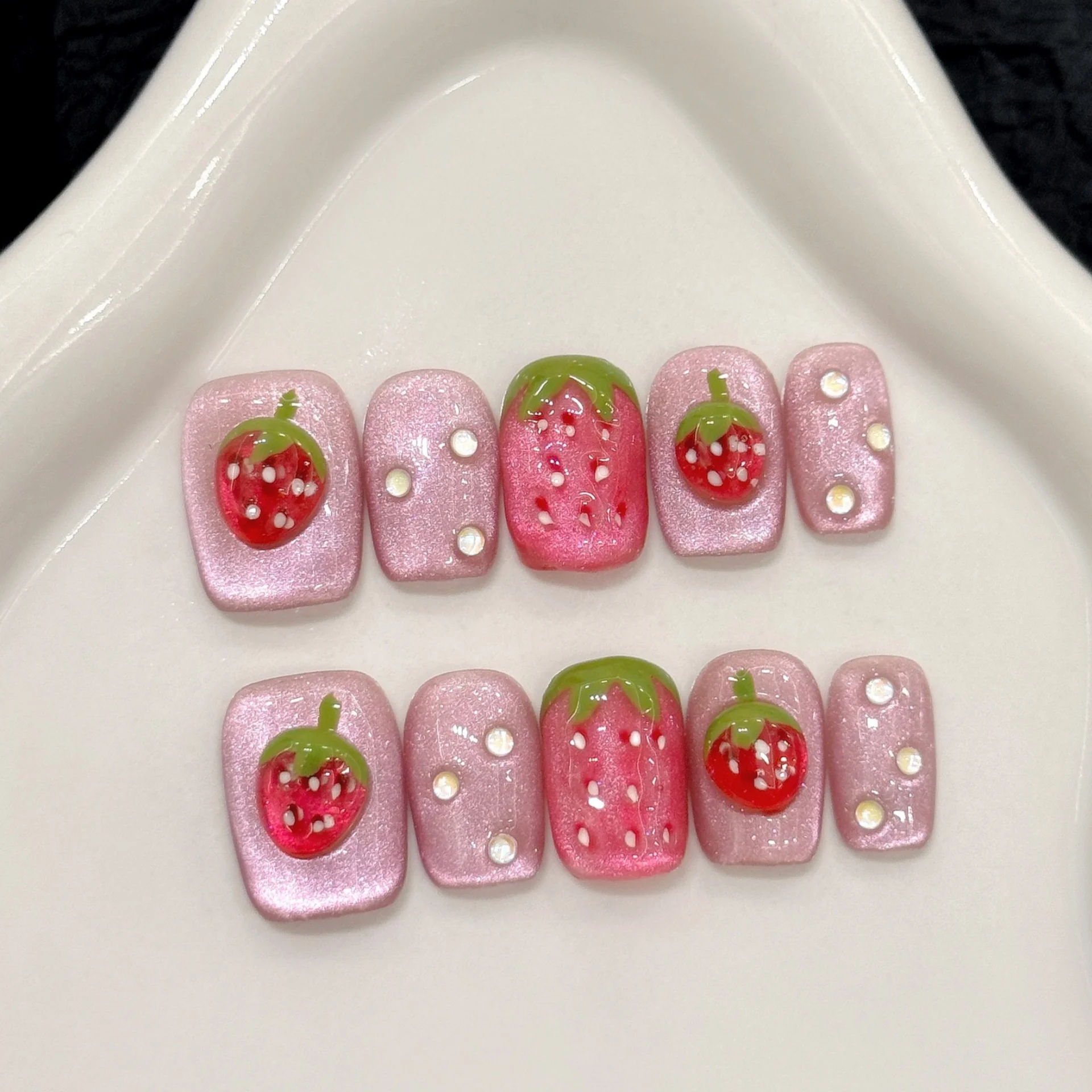 10pcs Cat's Eye Pink Handmade Fake Nails Art Datachable Summer Strawberry Rhinestone Press on Nails Tips Short Square False Nail
10pcs Cat's Eye Pink Handmade Fake Nails Art Datachable Summer Strawberry Rhinestone Press on Nails Tips Short Square False Nail