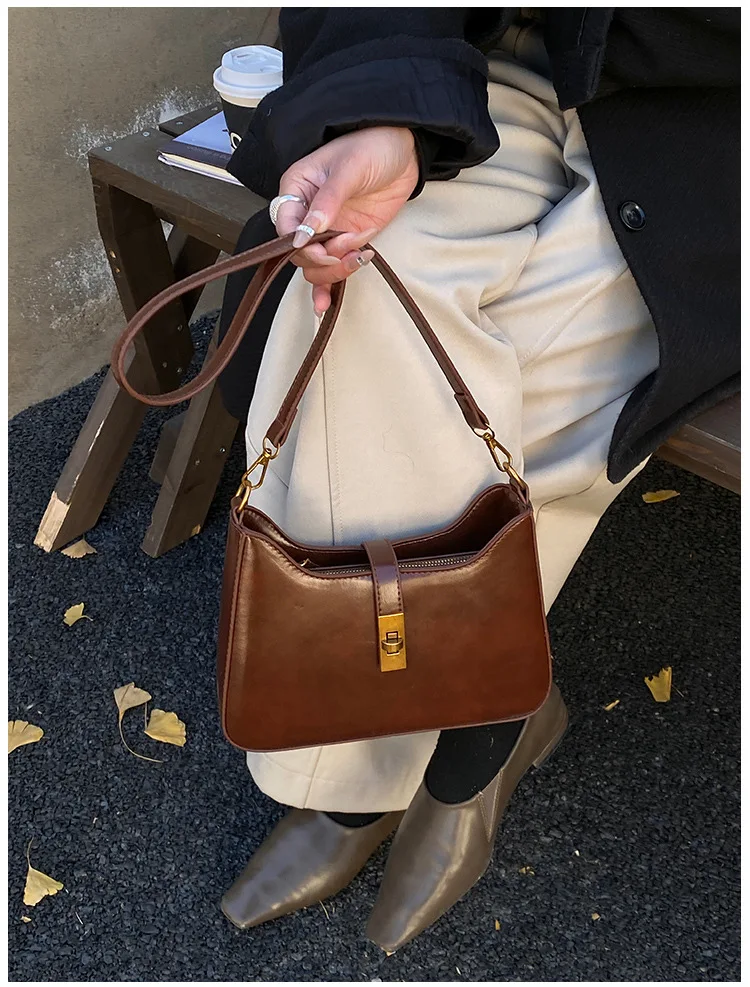 Универсальный нишевый дизайн, маленькая квадратная сумка, новинка 2023 года, модная однотонная сумка-мессенджер, модная сумка на плечо, сумка для подмышек
Универсальный нишевый дизайн, маленькая квадратная сумка, новинка 2023 года, модная однотонная сумка-мессенджер, модная сумка на плечо, сумка для подмышек