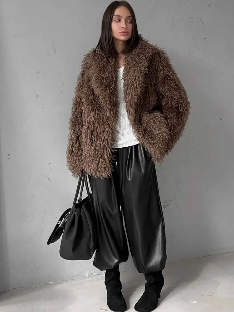 НОВИНКА: Женское модное пальто с отложным воротником, длинными рукавами, свободного кроя, теплое, утепленное, Зима 2026. Элегантная женская верхняя одежда в стиле High Street. Роскошная пушистая куртка из искусственного меха BKQU.
НОВИНКА: Женское модное пальто с отложным воротником, длинными рукавами, свободного кроя, теплое, утепленное, Зима 2026. Элегантная женская верхняя одежда в стиле High Street. Роскошная пушистая куртка из искусственного меха BKQU.