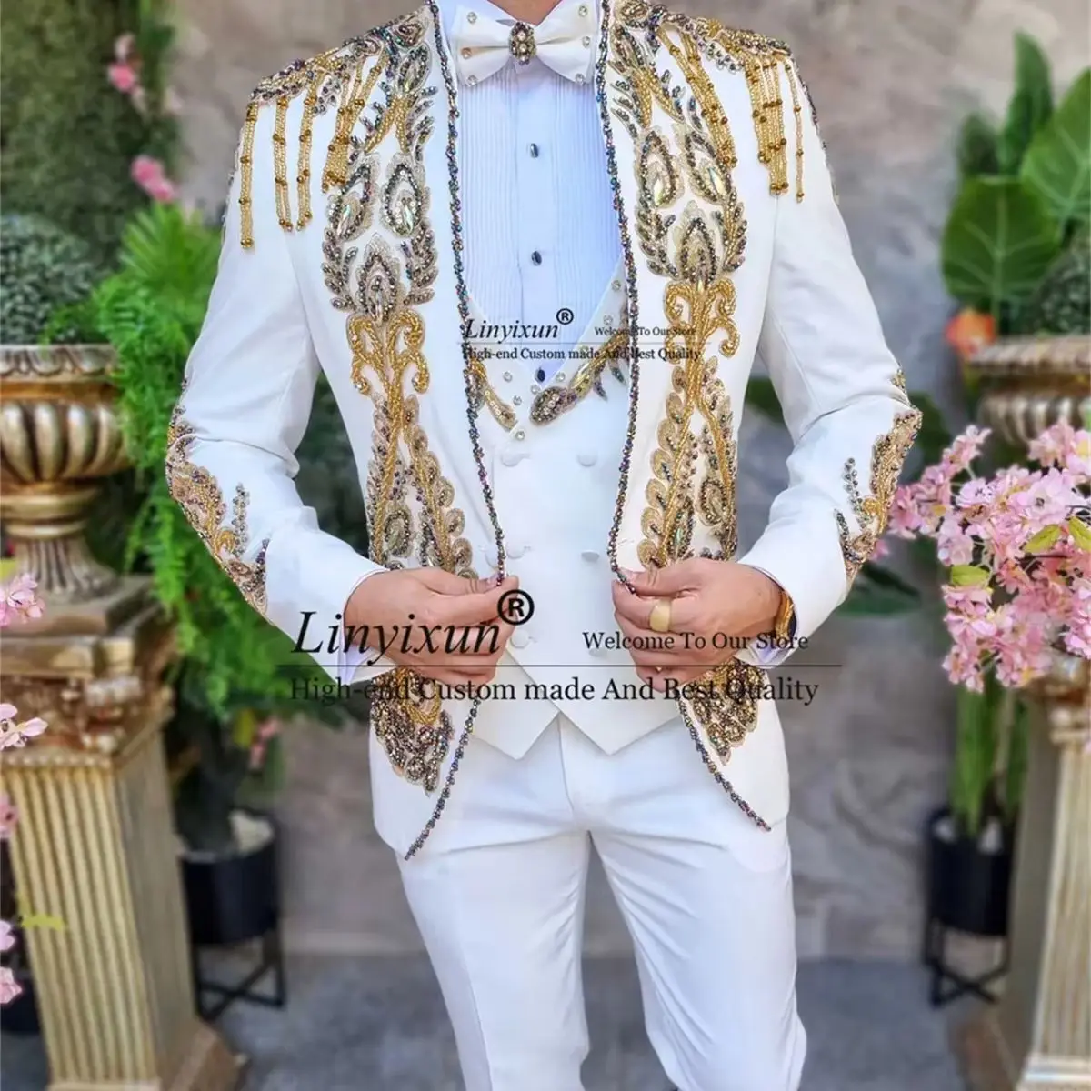 Luxury Beaded Crystals Men Suits Slim Fit Groom Wedding Tuxedos 3 Pieces Sets Male Party Blazers Customized vestidos de novia
Luxury Beaded Crystals Men Suits Slim Fit Groom Wedding Tuxedos 3 Pieces Sets Male Party Blazers Customized vestidos de novia