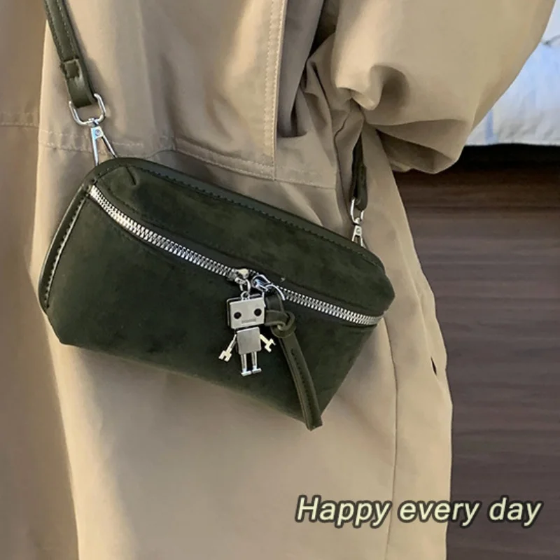 Retro Suede Messenger Bag for Women Trendy Korean Style Chest Bag Shoulder Bag 2025 New Fashion Small Square Messenger Bag
Retro Suede Messenger Bag for Women Trendy Korean Style Chest Bag Shoulder Bag 2025 New Fashion Small Square Messenger Bag