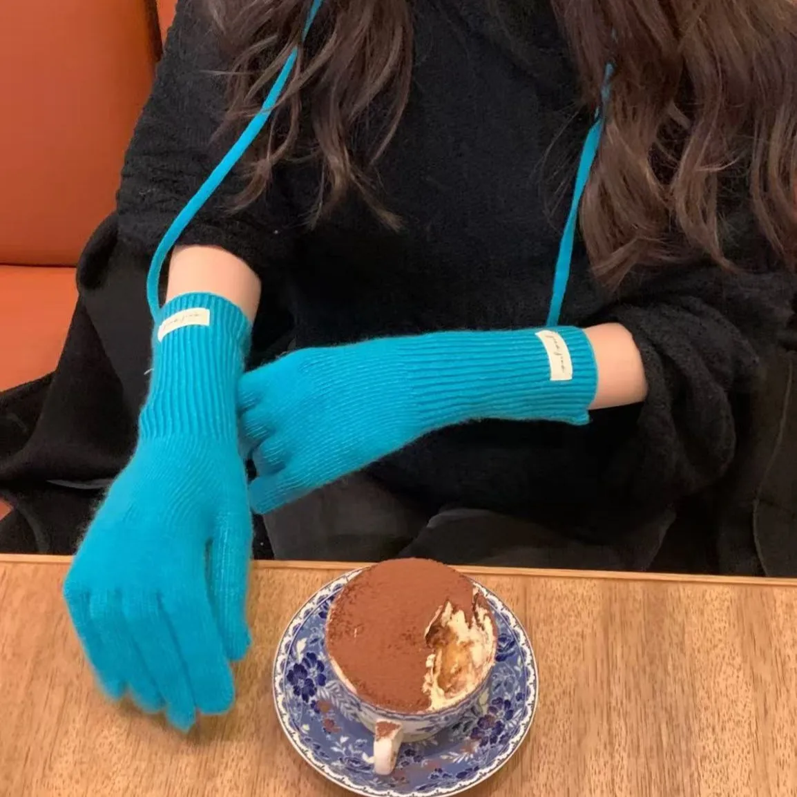 Winter New Pure Color Simple Long Woolen Touchscreen Compatible Hanging Necklace Gloves Warm Korean Style Neck Hand Gloves
Winter New Pure Color Simple Long Woolen Touchscreen Compatible Hanging Necklace Gloves Warm Korean Style Neck Hand Gloves